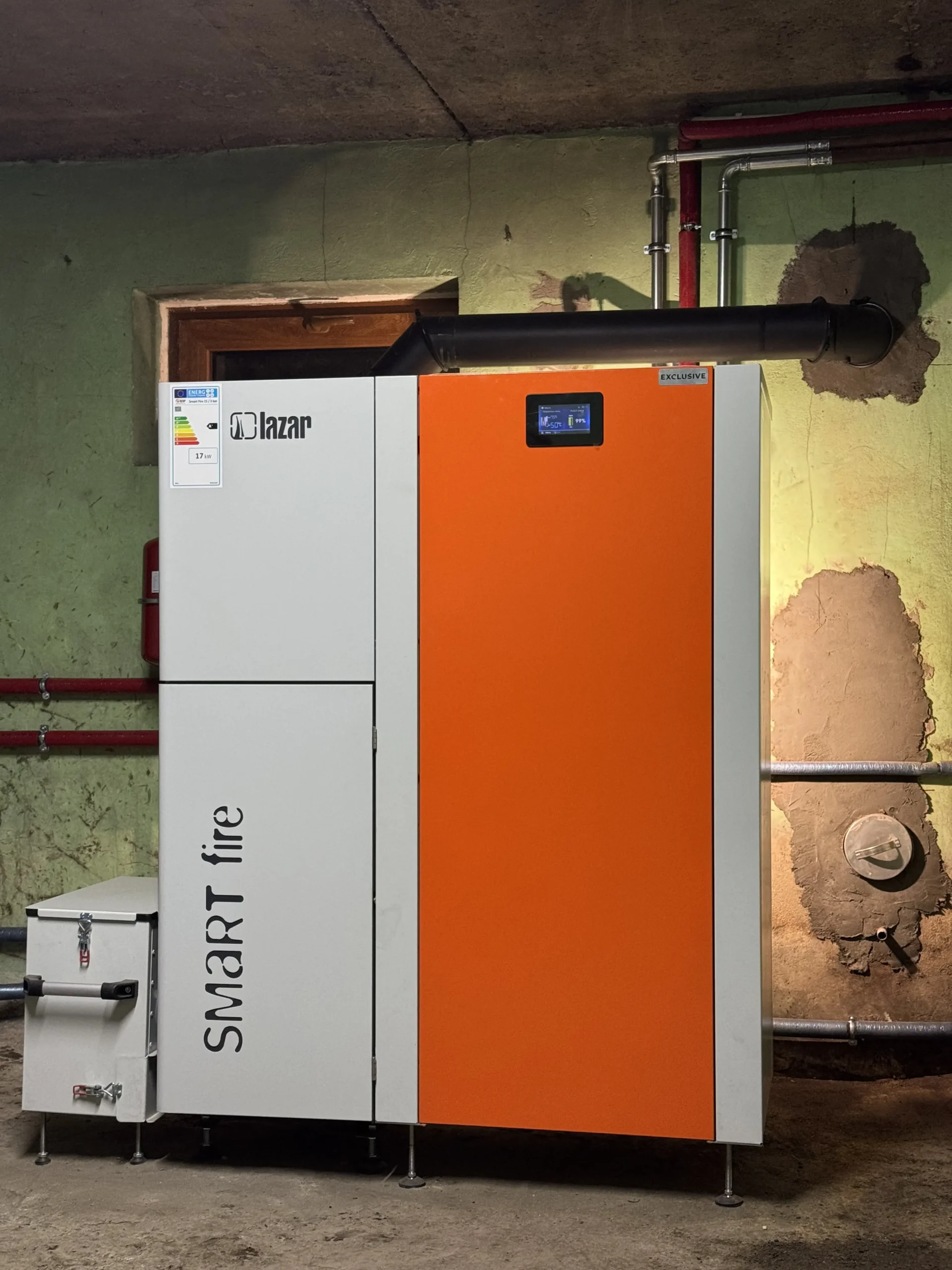 Montaż kotła na pellet Lazar SmartFire 15/240 3 bary Exclusive, modernizacja instalacji grzewczej Czyste Powietrze Włodawa - zdjęcie 7