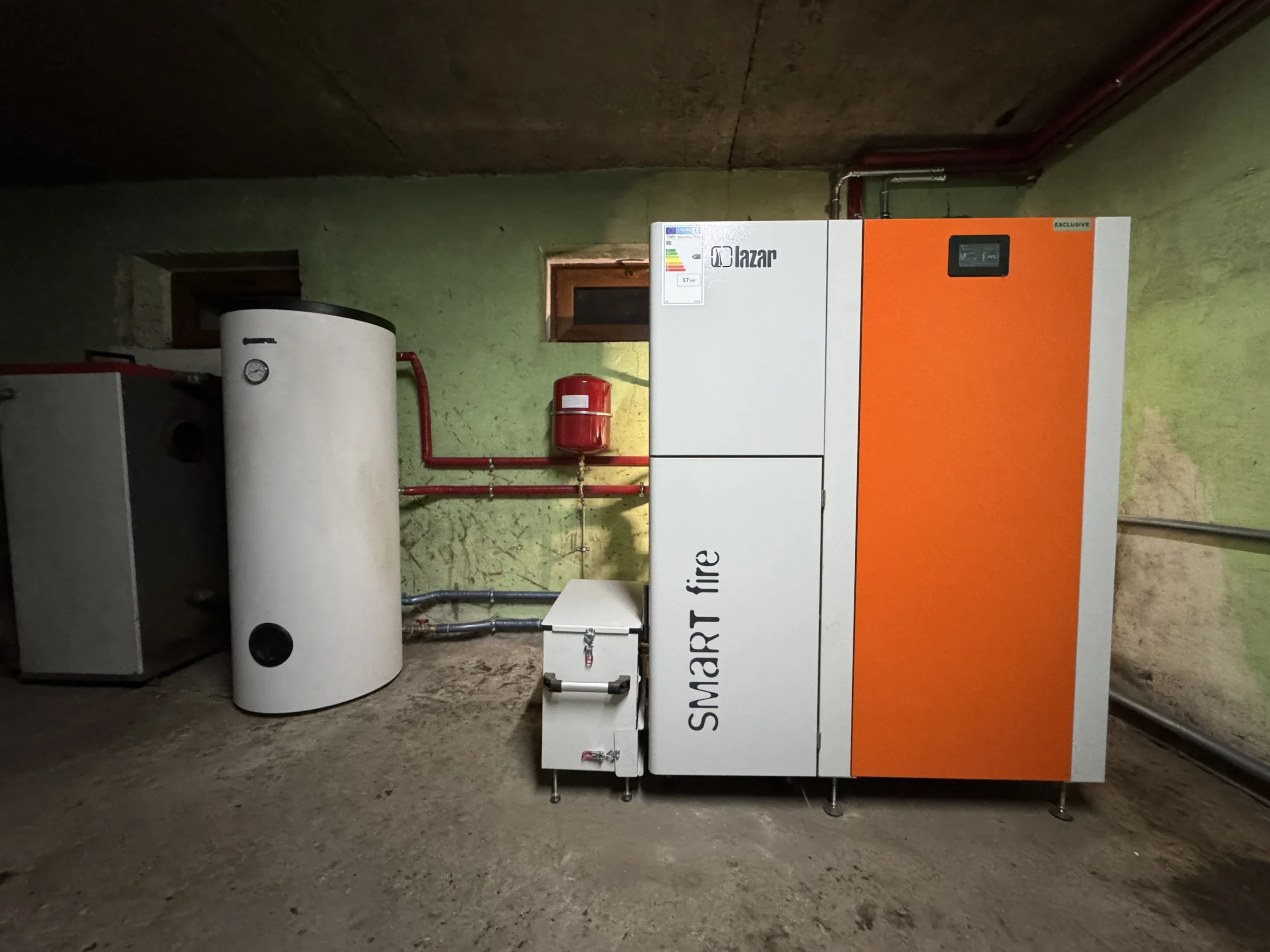 Montaż kotła na pellet Lazar SmartFire 15/240 3 bary Exclusive, modernizacja instalacji grzewczej Czyste Powietrze Włodawa - zdjęcie 8