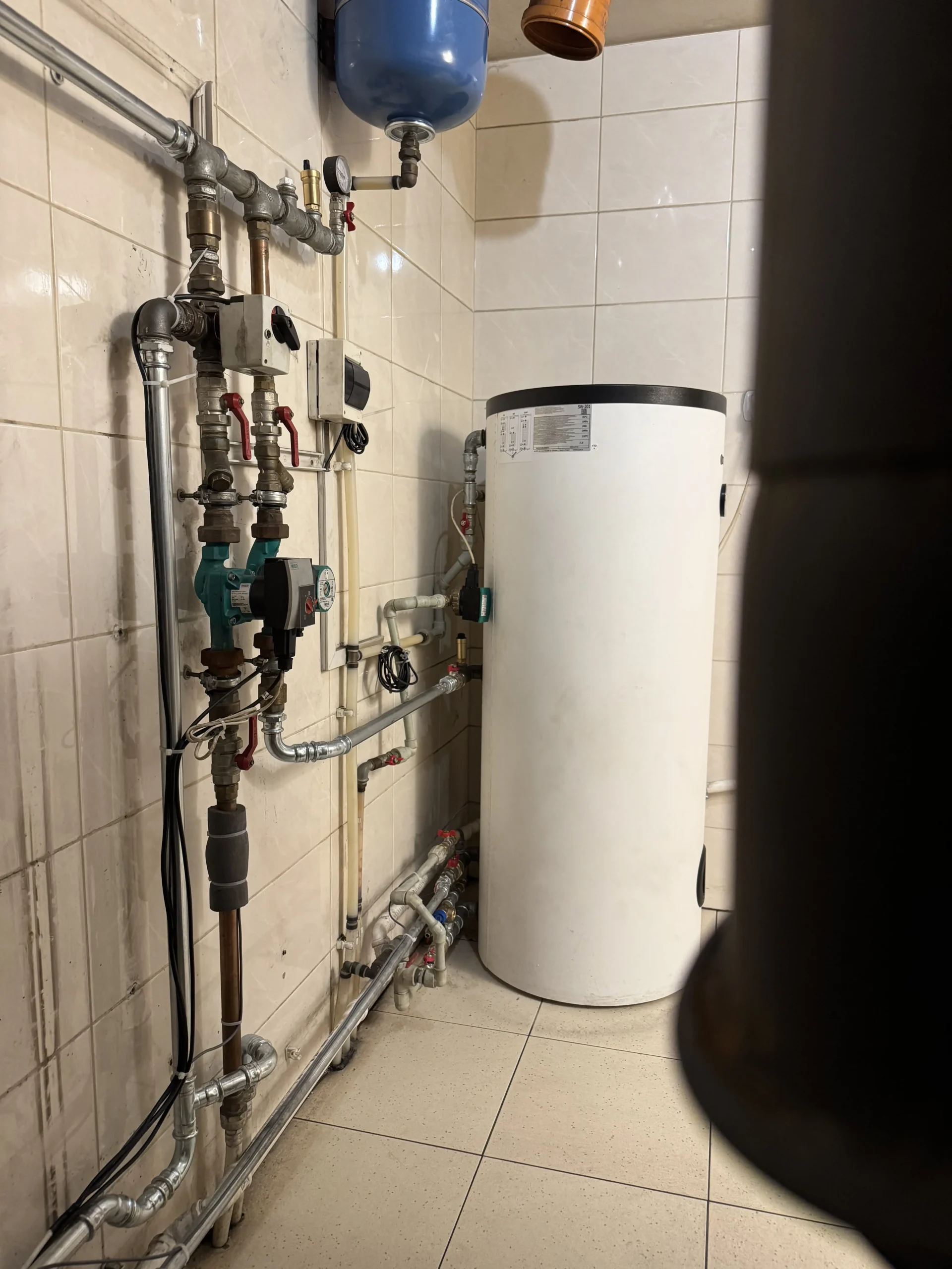 Wymiana kotła na ekogroszek na nowoczesny na pellet Smartfire 22/240 z wyposażeniem Exclusive, ogrzewanie podłogowe Stryjno Kolonia - zdjęcie 7